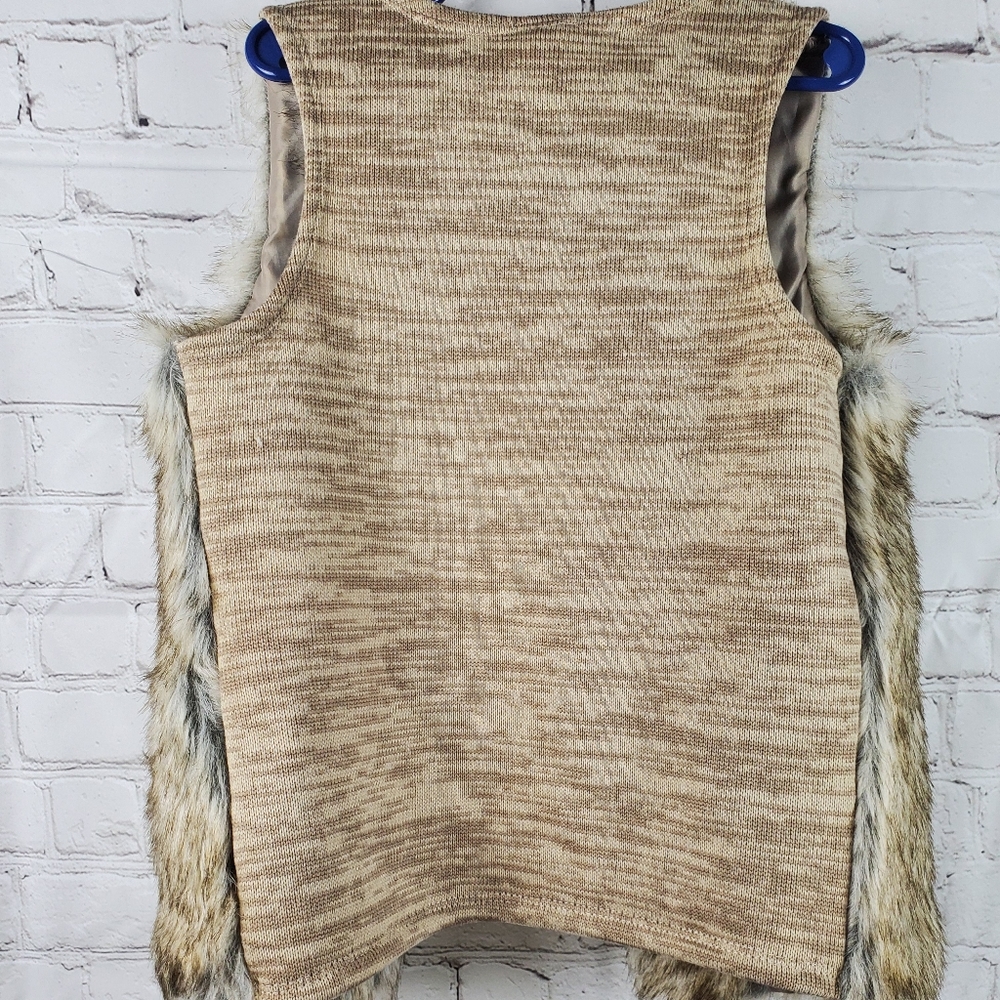 Vest - Picture 2 of 3